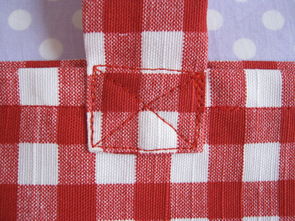 布屋村原創(chuàng)布藝教程 可愛(ài)小草莓環(huán)保袋制作方法